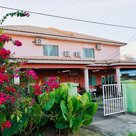 Hua Qiao Home 侨之家 Semporna Ngoại thất bức ảnh